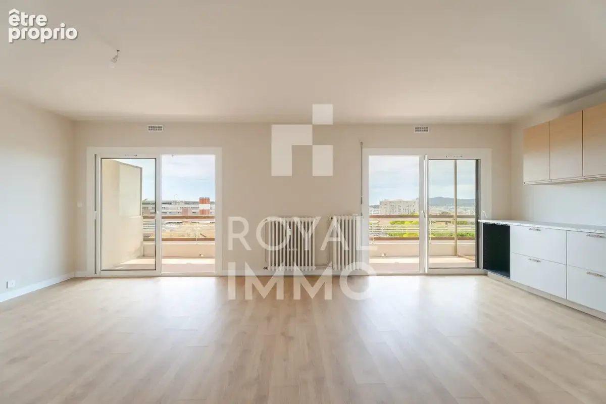 TOULON Bas Faron / Claret - Appartement T3 entièrement rénové dans résidence au calme - photo 2