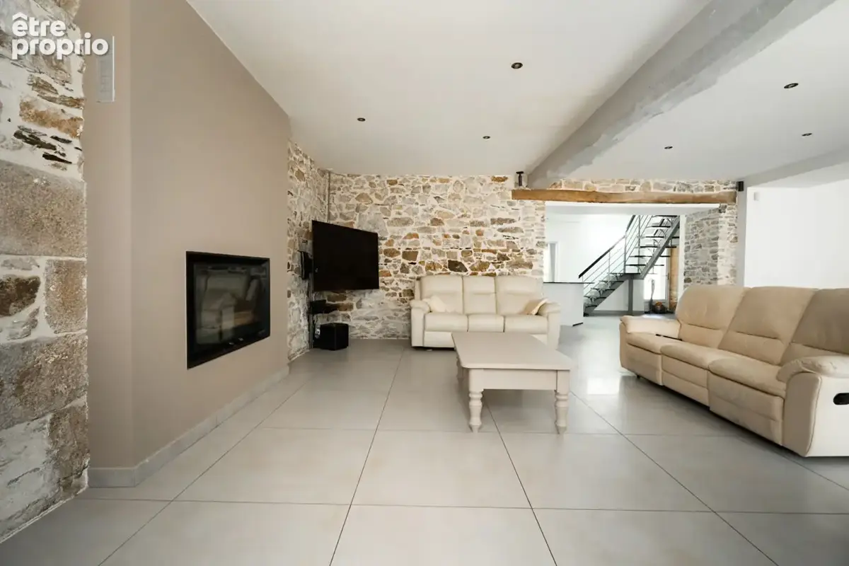 Maison Becon Les Granits 7 pièce(s) 211 m2 - photo 3
