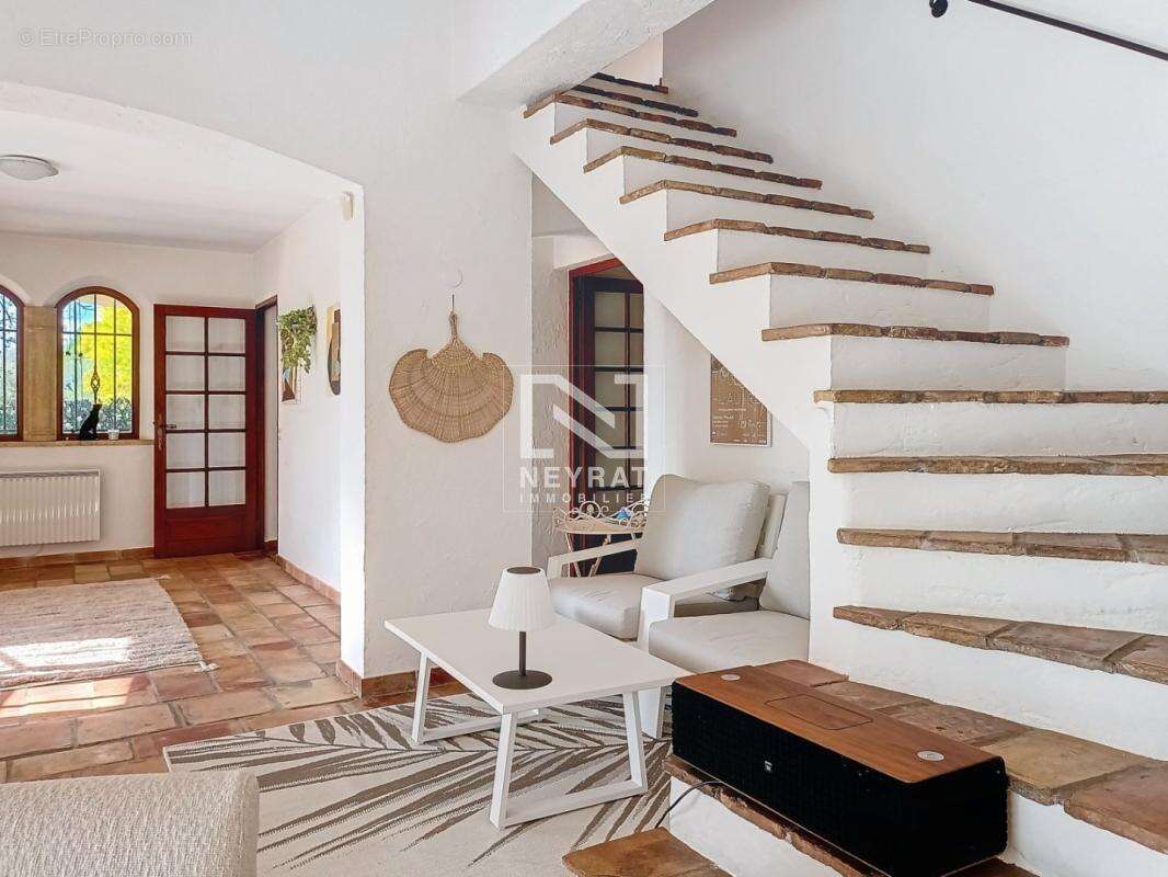 Maison à TOURRETTES