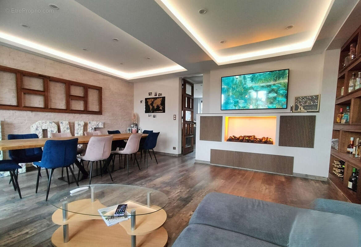 Maison en vente sur terrain de 2 132 m² - photo 3
