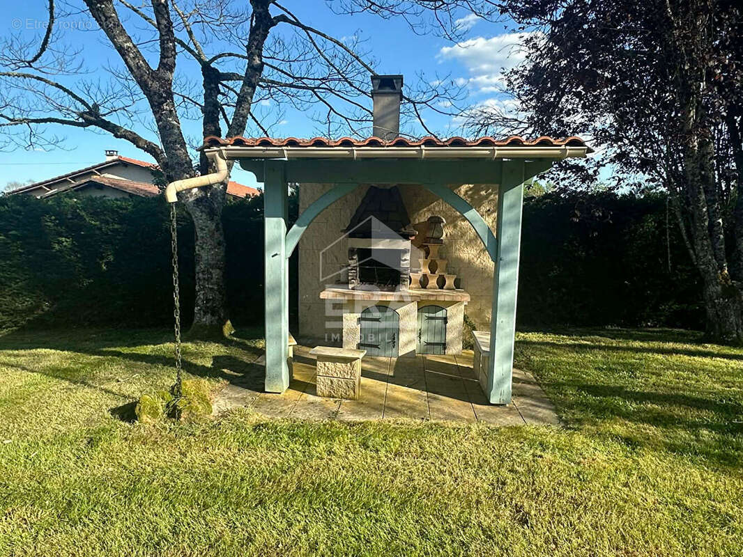 Maison à MONTPON-MENESTEROL