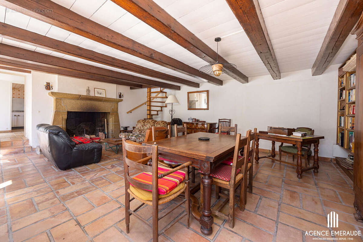 Maison à LA RICHARDAIS