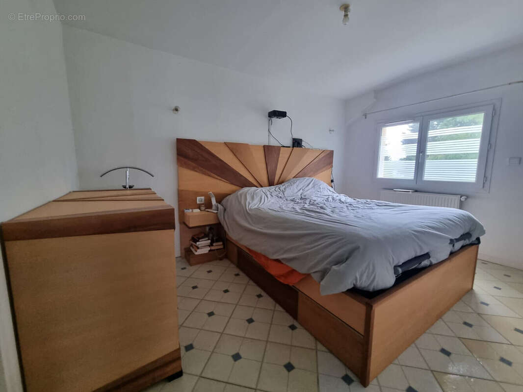 Maison 132 m² à Genelard  - photo 4