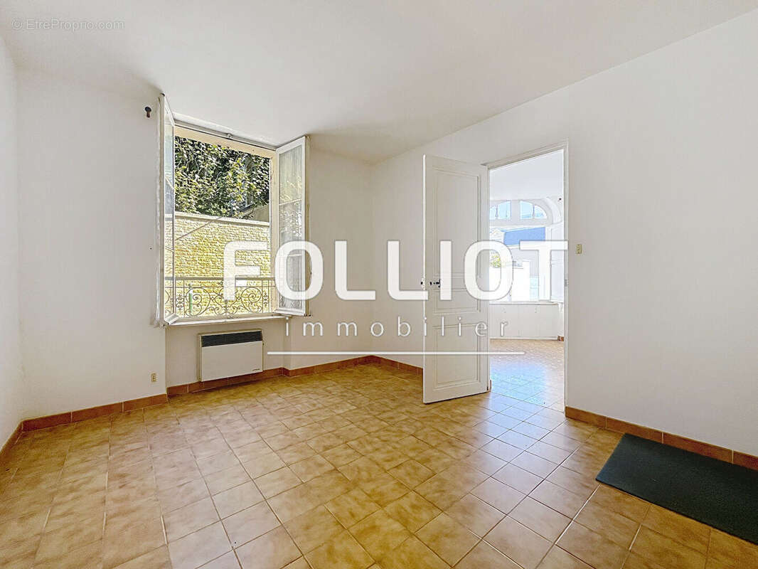 SAINT AUBIN SUR MER : appartement T2 à rénover (39 m²) à vendre - photo 4