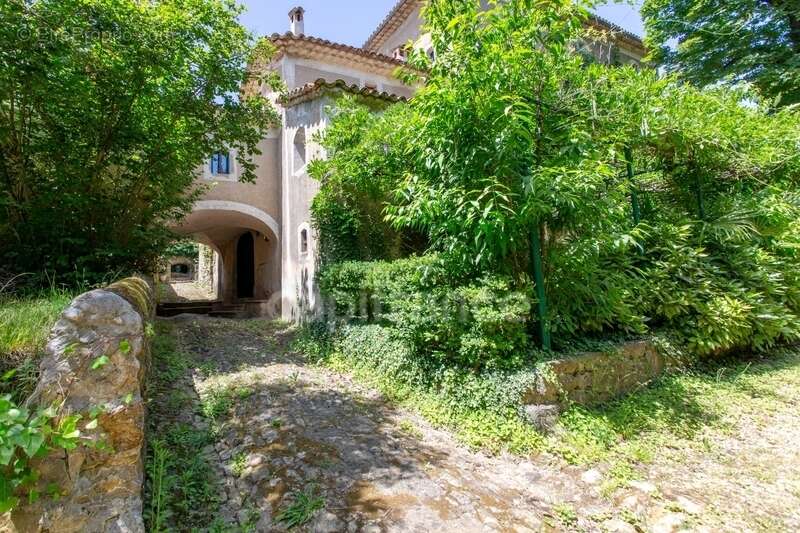 Mas à vendre 15 pièces  523 m2 avec Gîte 14 pers.SAINT SEBASTIEN D'AIGREFEUILLE (30) Terrain + de 7 ha - photo 4