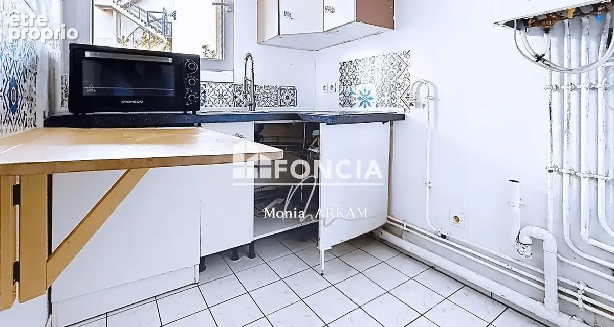 Montreuil – sur cour : rue de paris – 3 pièces – 2 chambres – terrasse 14 m² – sur cour au calme – ascenseur – parking - photo 5