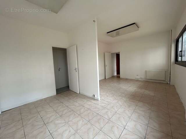 F2  RDC Anatole France - photo 3