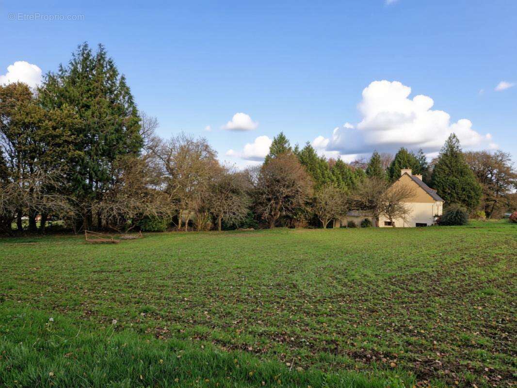 Maison à MAEL-CARHAIX