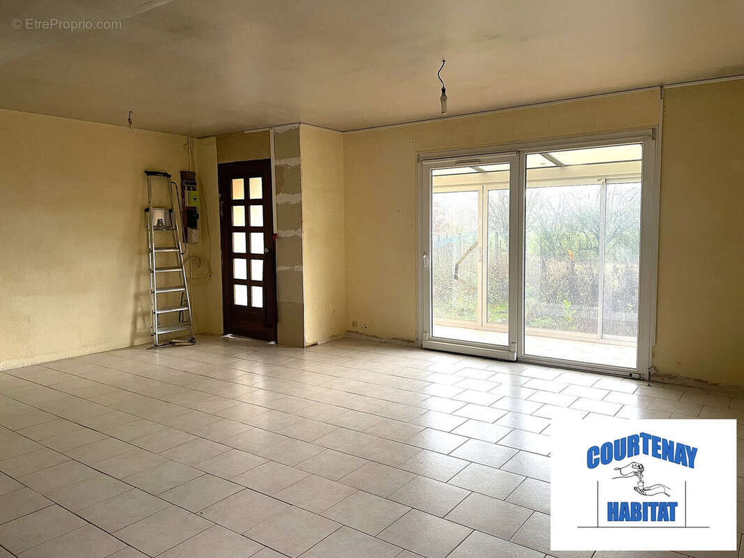 Maison 77 m² à Montcorbon  - photo 2