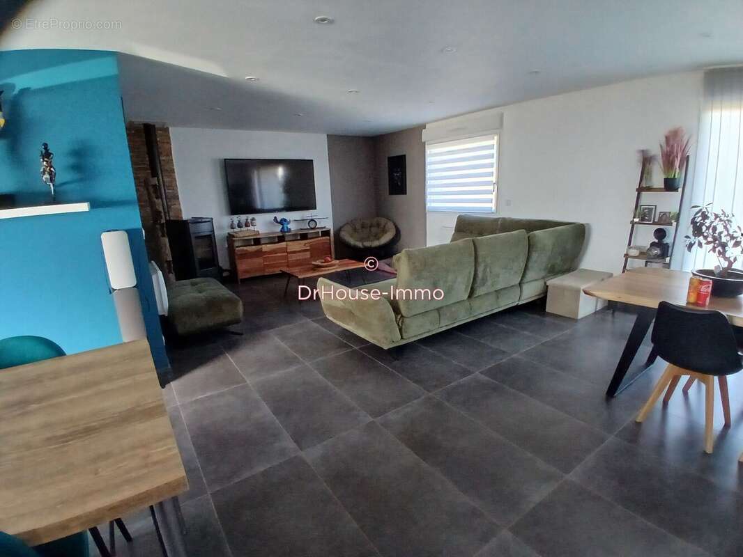 Maison à NEUF-BERQUIN