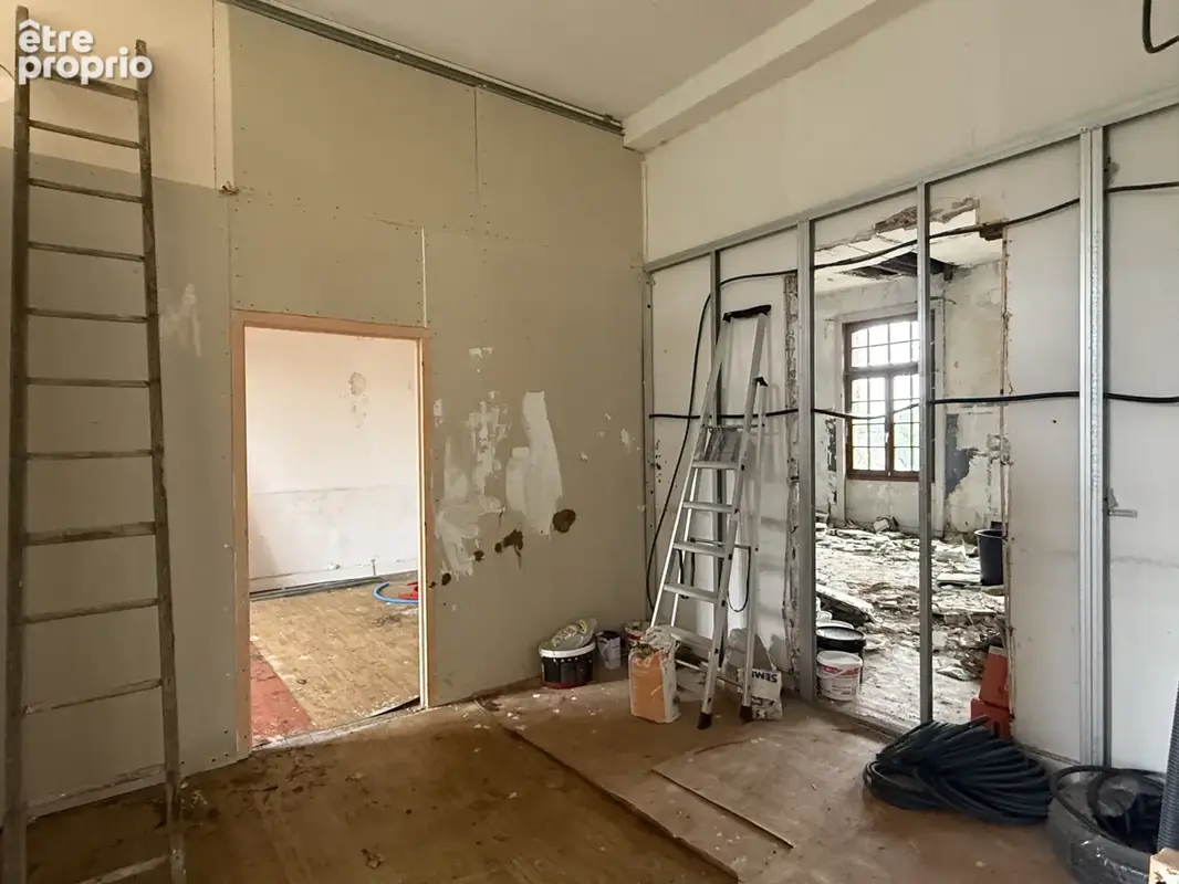 Une propriété comprenant une maison de Maître à rénover d'environ 300m2 + caves en sous-sol et grenier au dess - photo 15