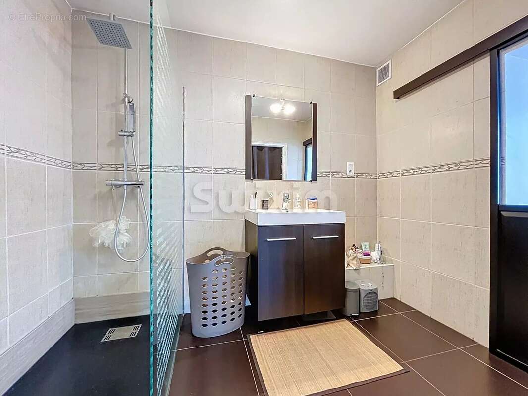 Appartement à CLUSES