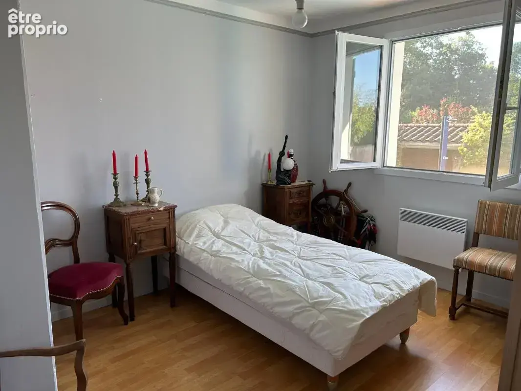 Maison 5 chambres savigneux (01) - photo 17