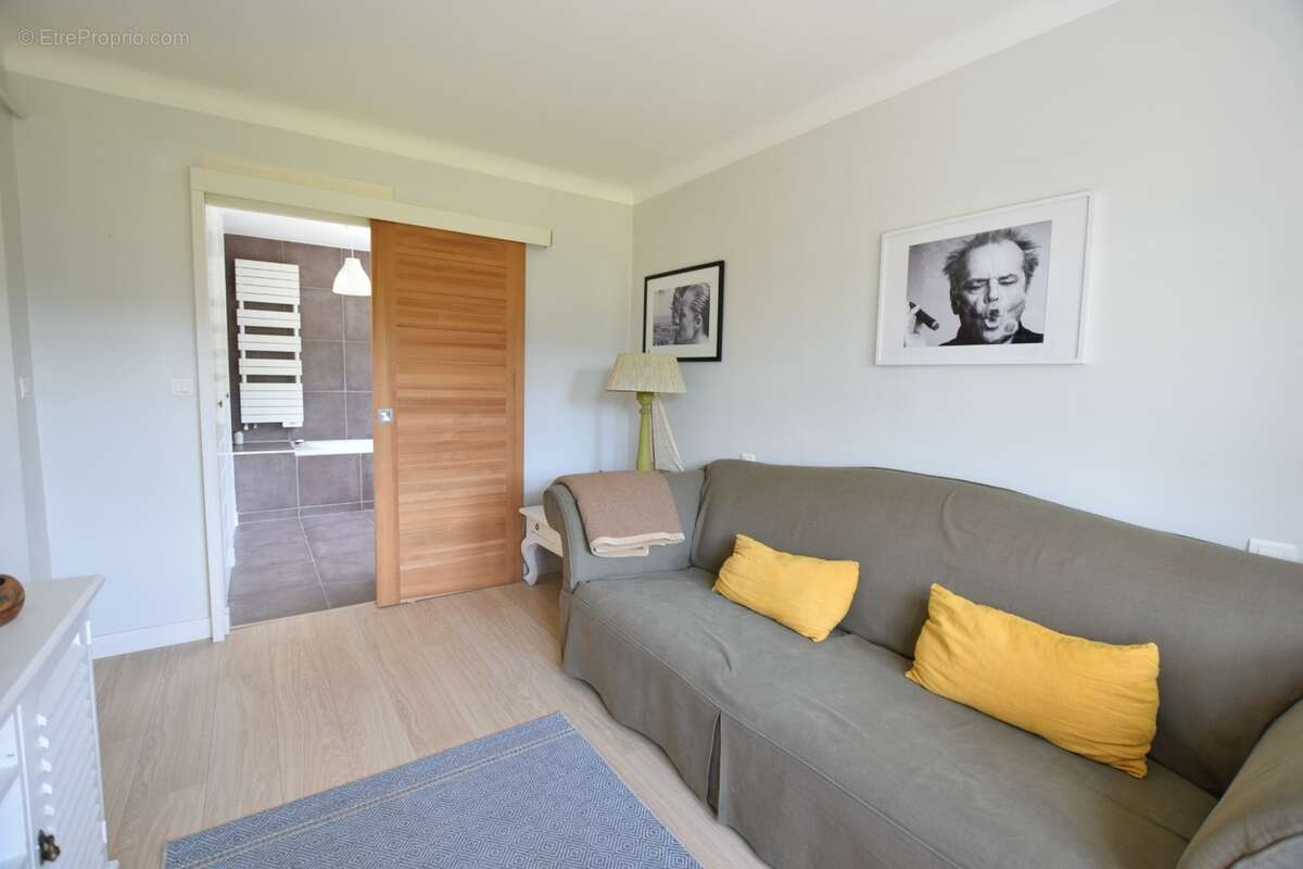 Ensemble immobilier dans quartier résidentiel ! - photo 9