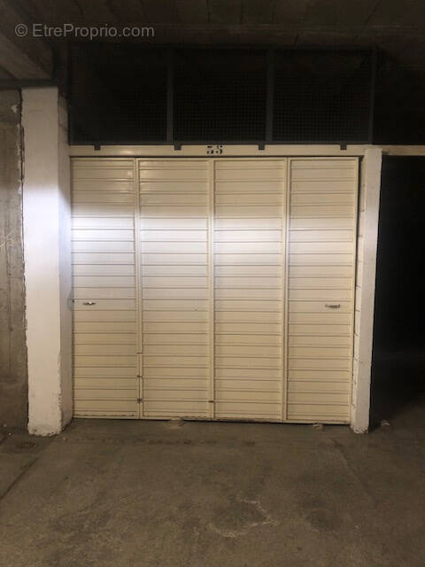 Parking à ALES