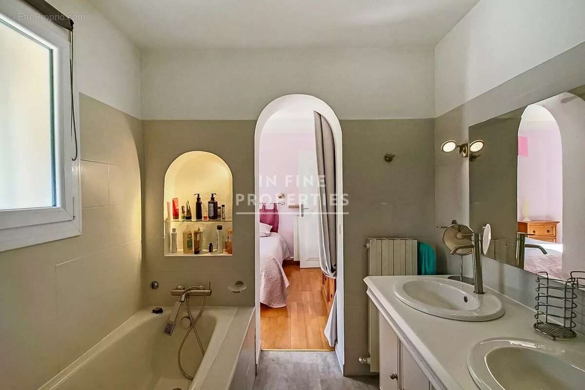 Maison à MOUANS-SARTOUX