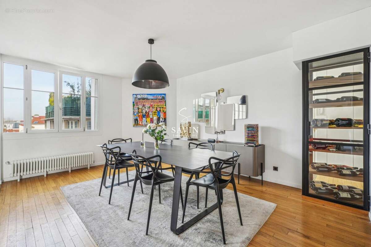 Appartement à LA GARENNE-COLOMBES