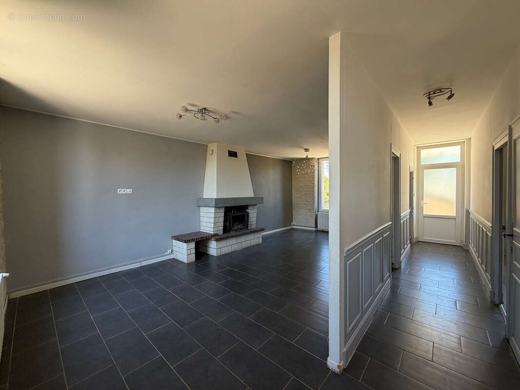 Maison 102 m² à Sainte-Lizaigne  - photo 3