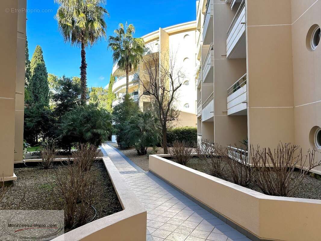 Appartement à MANDELIEU-LA-NAPOULE