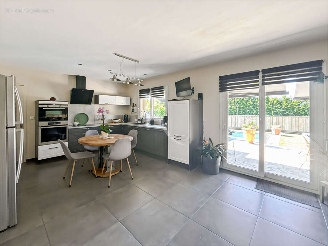 Maison Bourg Beaudouin 6 pièce(s) 140 m2 - photo 8