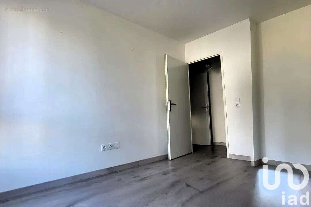 Photo 7 - Appartement à GENNEVILLIERS