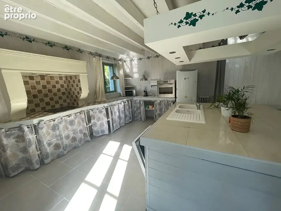 Pouillé - Maison Poitevine 6 pièce(s) 189 m2 - photo 8