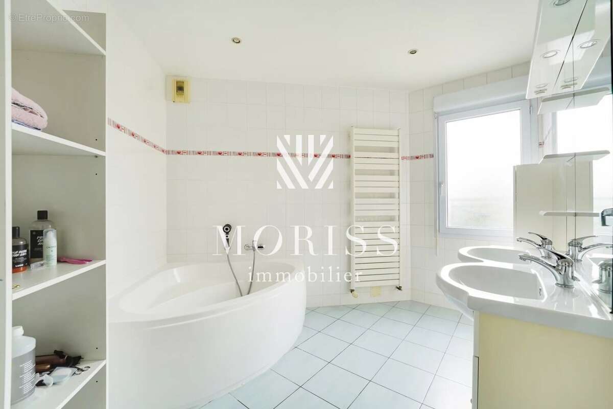 Maison à LE PERREUX-SUR-MARNE