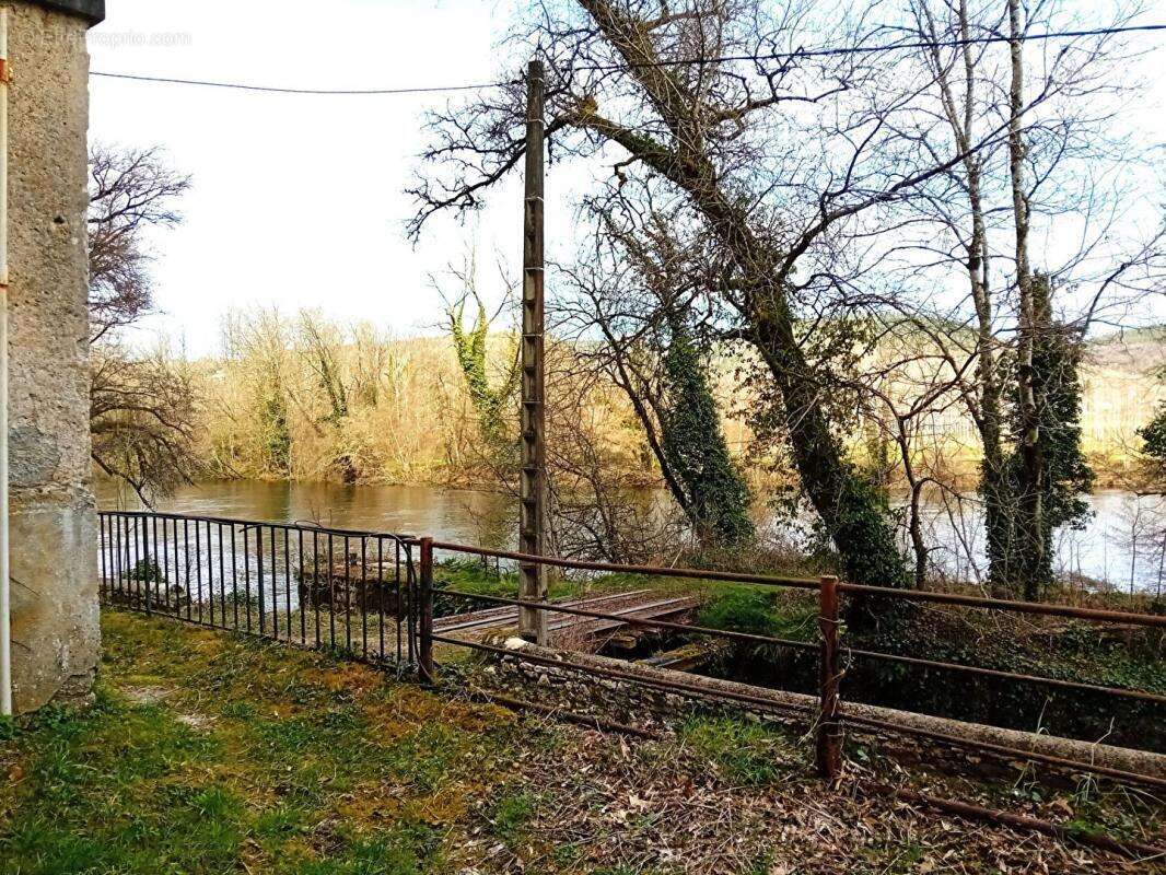 Maison à SAINT-CIRQ-LAPOPIE