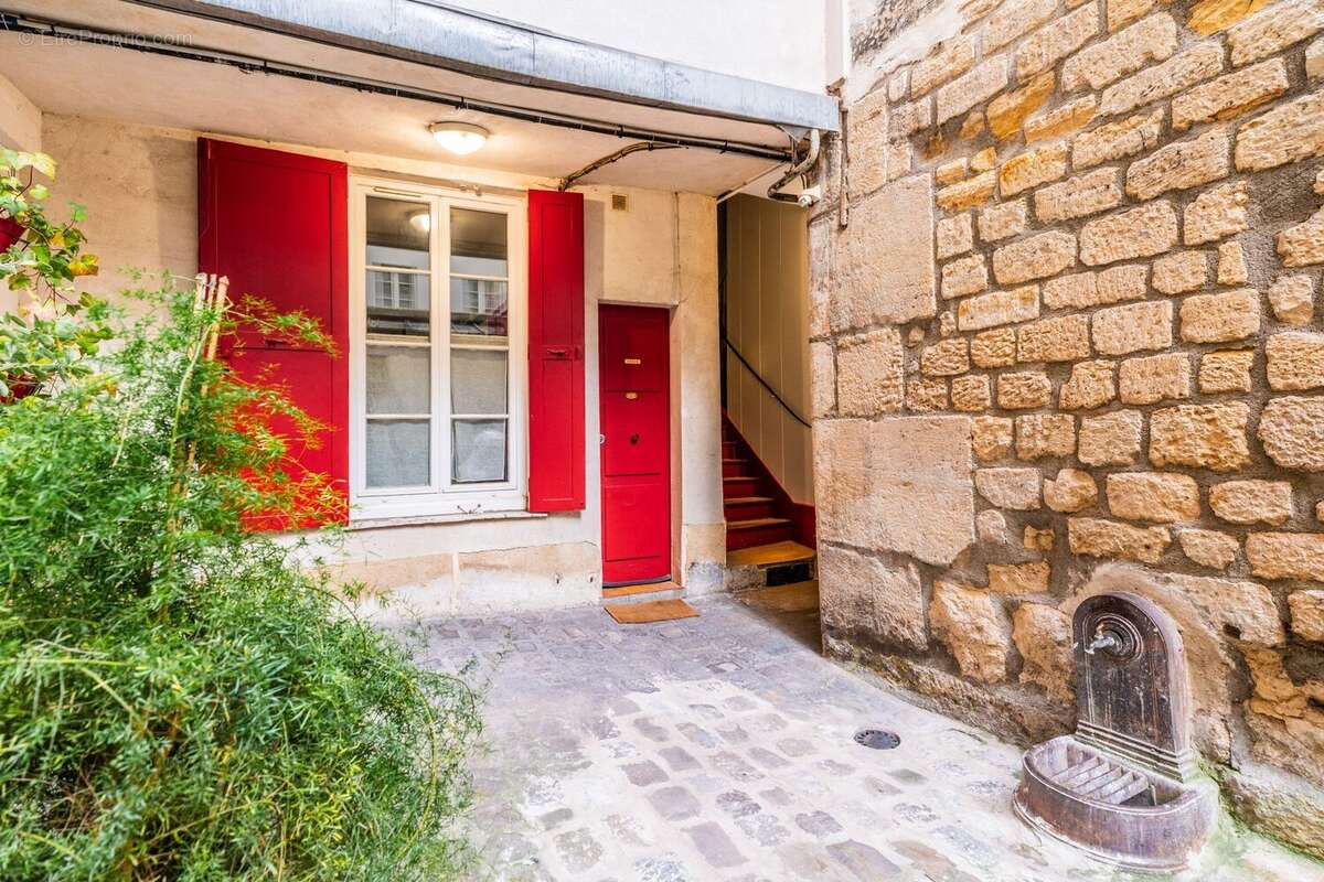Appartement à PARIS-2E