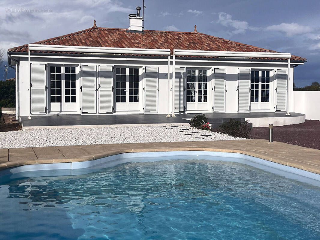 Maison à SAINTE-SOULLE