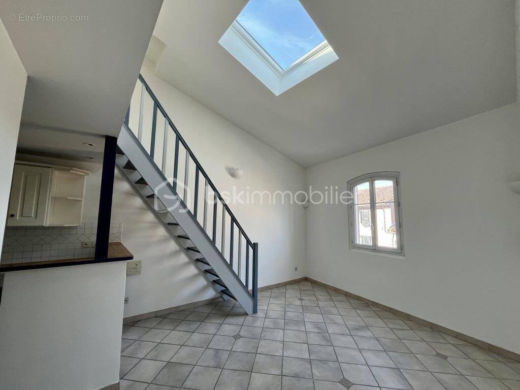 Appartement à ROQUEBRUNE-SUR-ARGENS