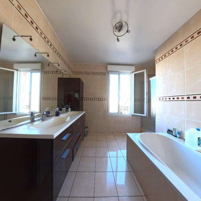 Maison à MAISONS-ALFORT