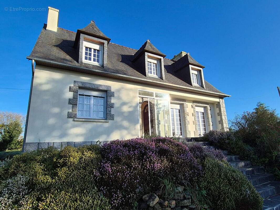 Maison à SAINT-SERVAIS