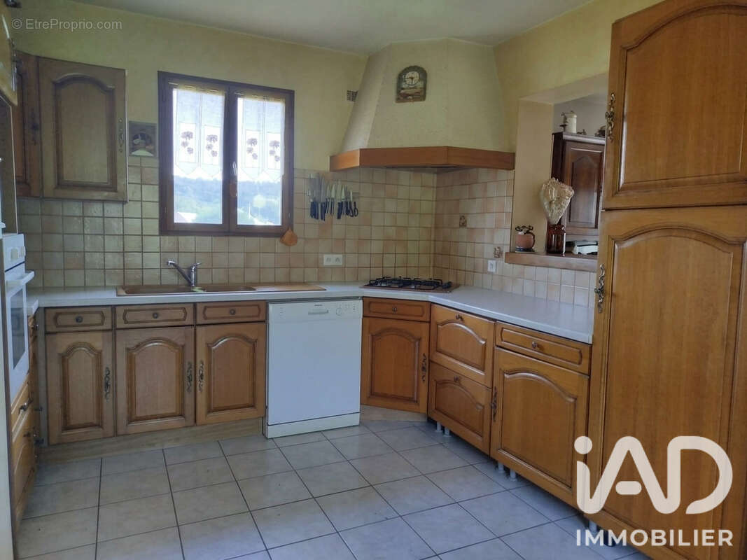 Maison 96 m² à Beaumont-Le-Roger  - photo 4