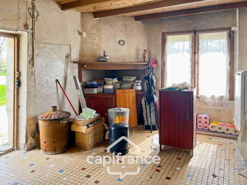 Maison à SAINT-ROMAIN-LE-NOBLE