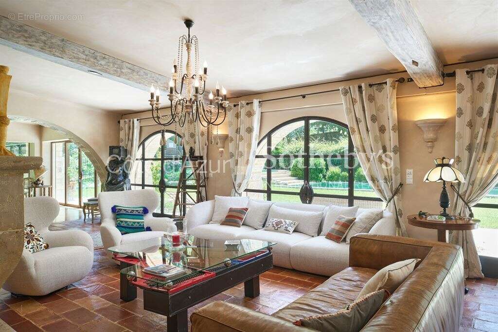 Maison à ROQUEFORT-LES-PINS