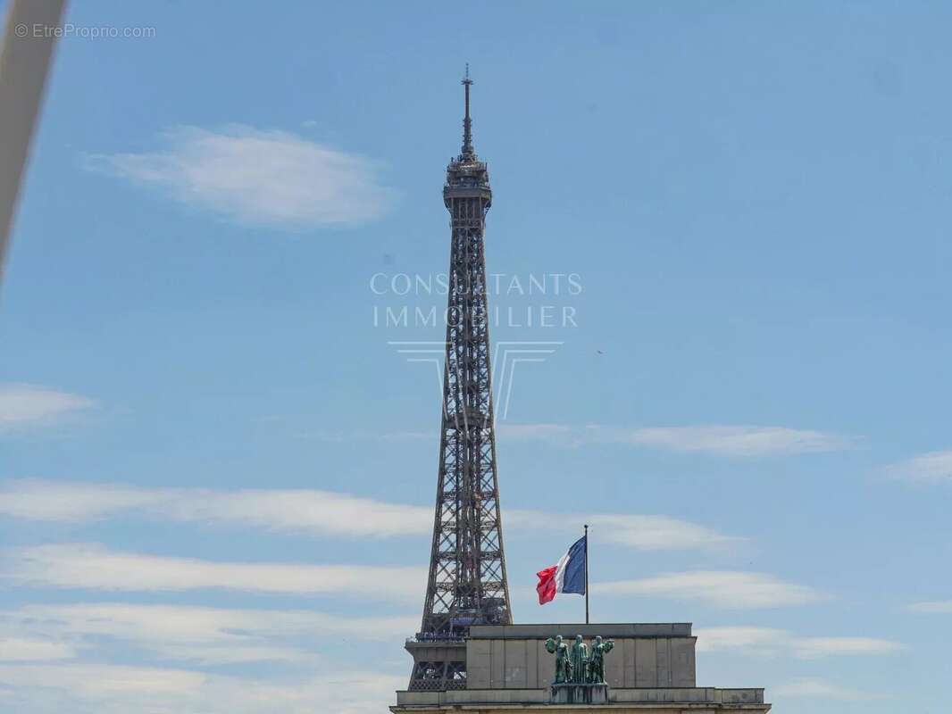 Appartement à PARIS-16E