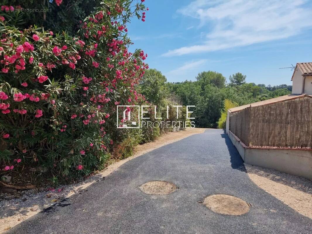 Terrain constructible 1570m² au calme peymeinade - photo 2