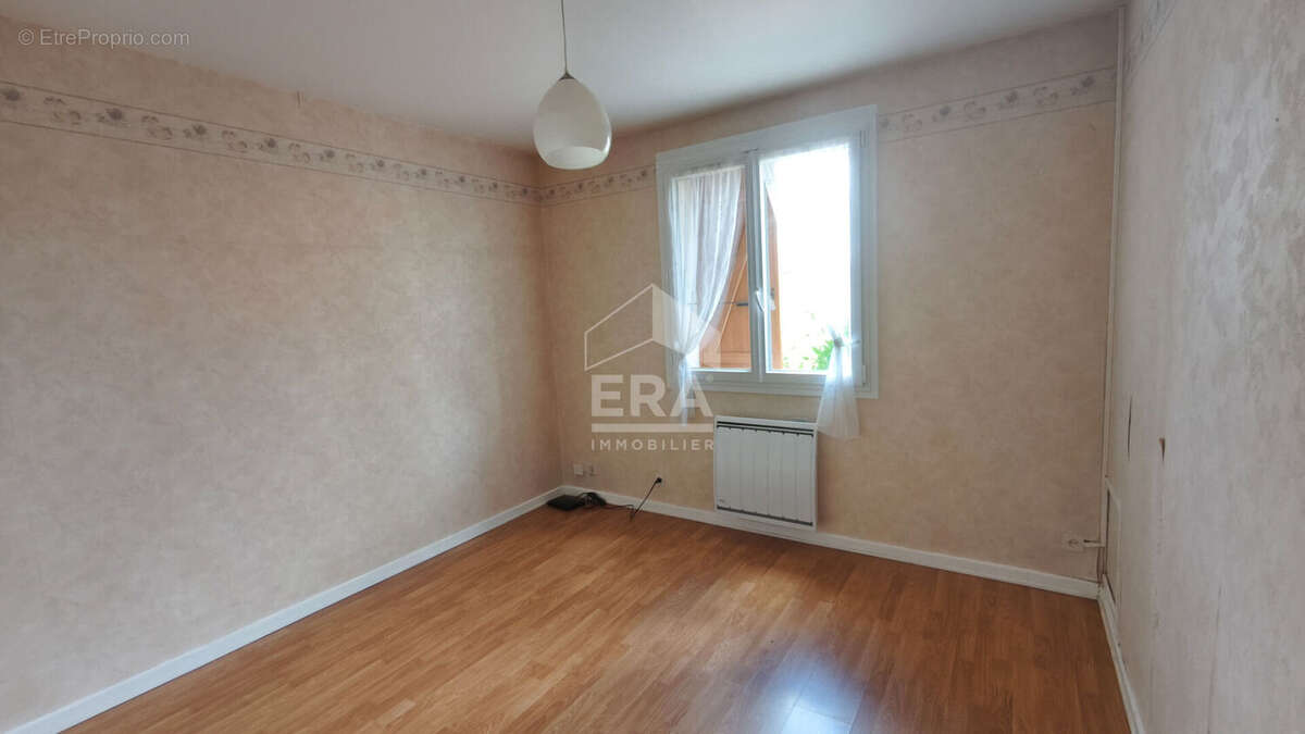 Maison 148m² à saint-denis-lès-bourg - photo 5