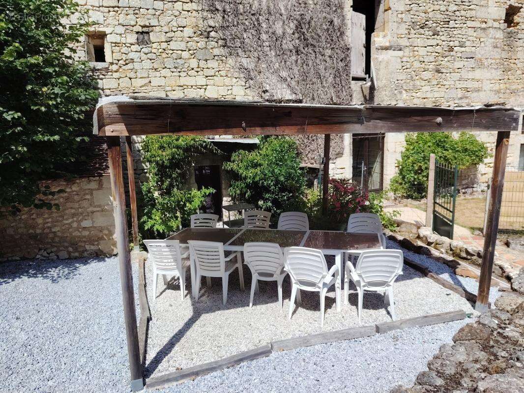 Maison à DANGE-SAINT-ROMAIN