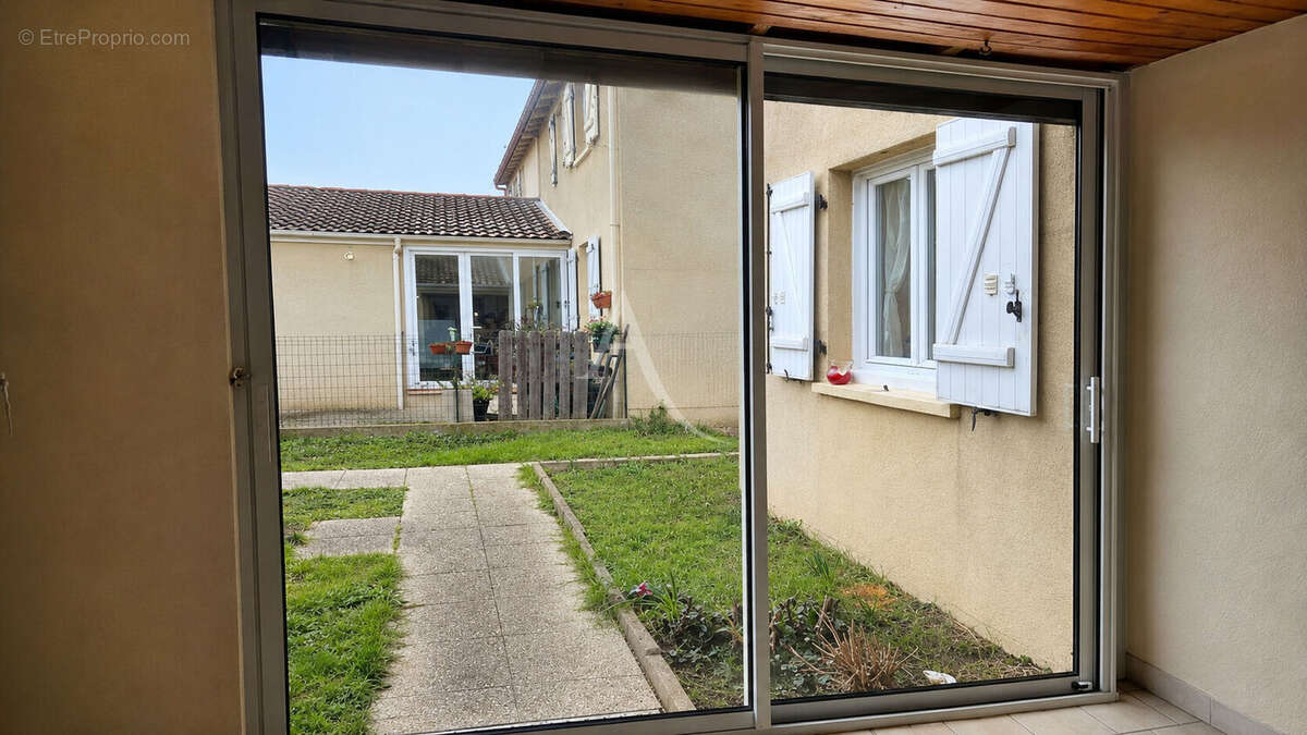 Pavillon familial 4 pièces de 90 m² avec jardin et grand garage  à  Courtry (77) - photo 11