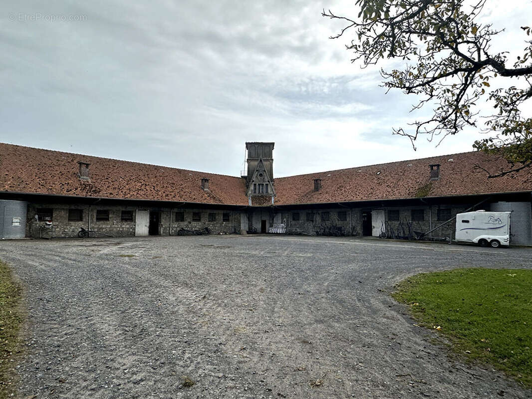 Maison à COUCY-LE-CHATEAU-AUFFRIQUE
