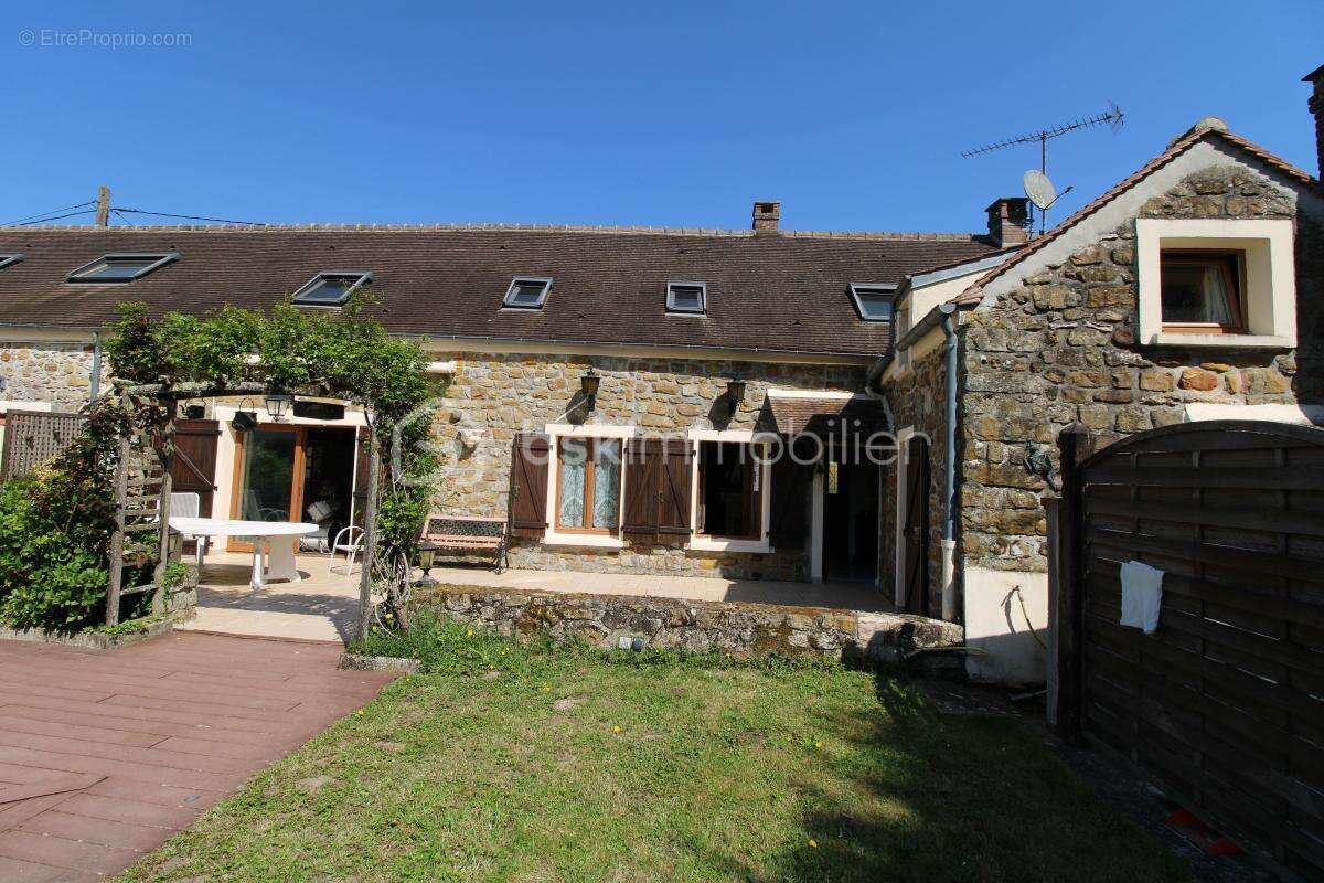 Maison à LA CHAPELLE-RABLAIS