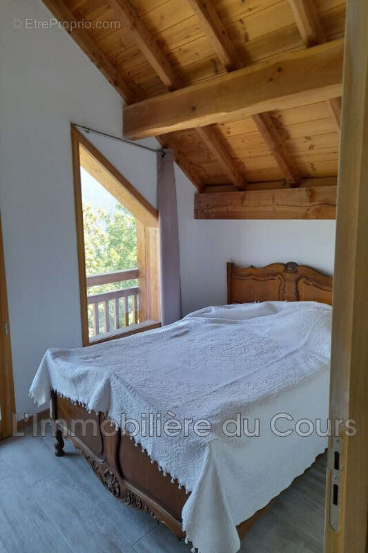 Maison 92 m² à Puy-Saint-Vincent  - photo 4