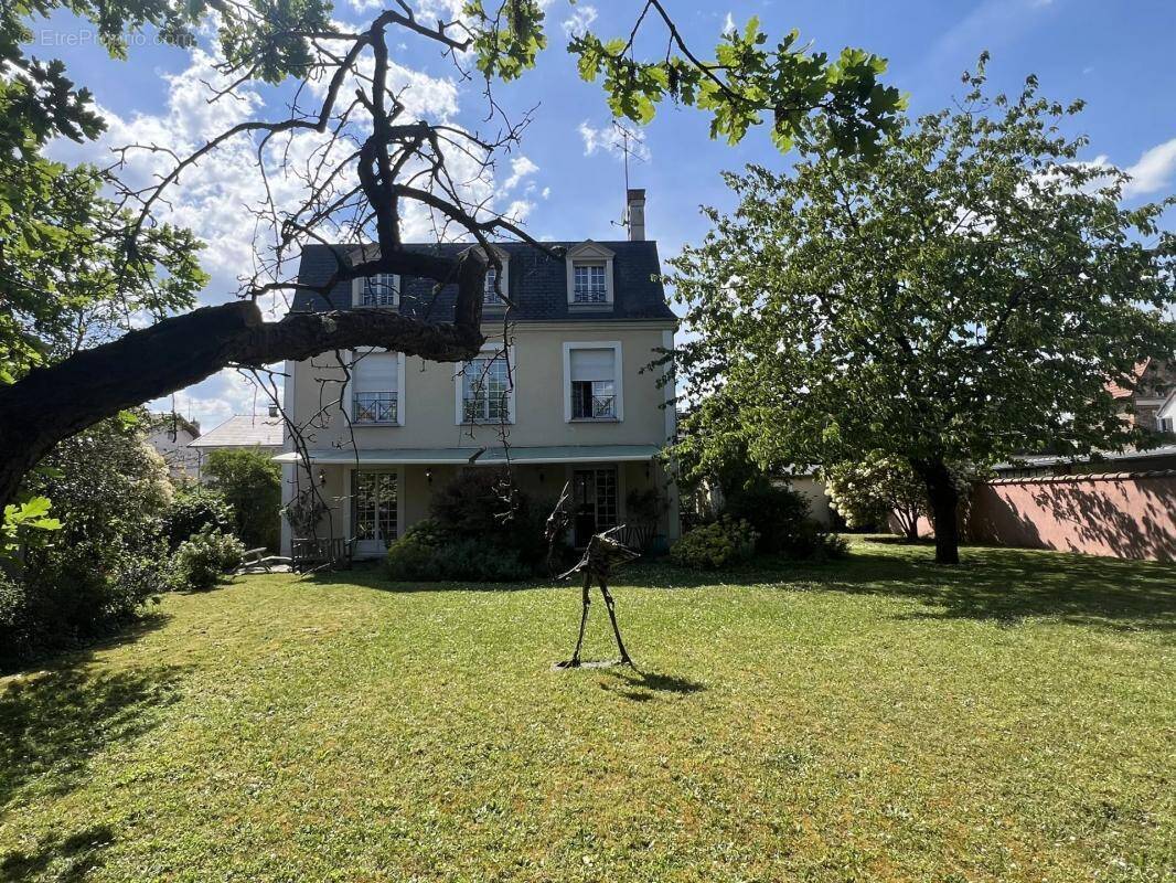 Maison à SAINT-MAUR-DES-FOSSES