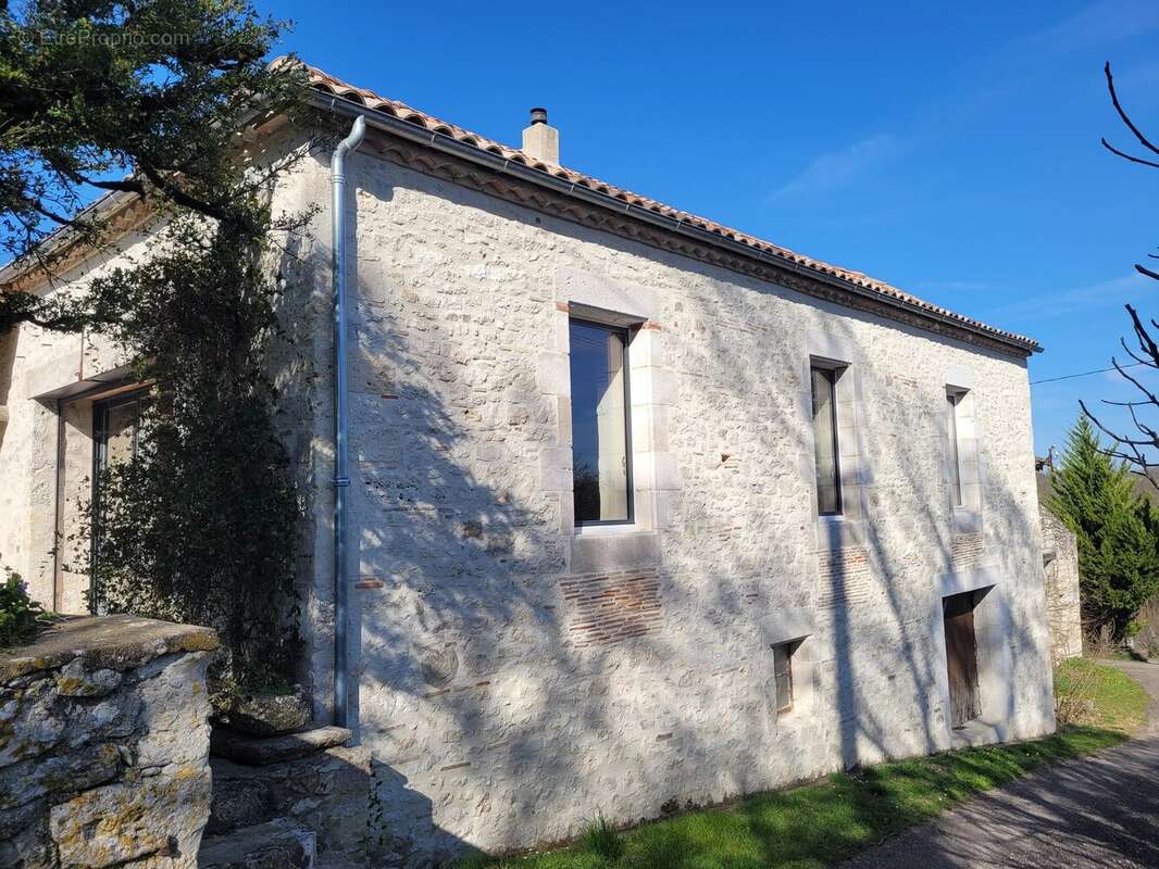 Maison de campagne avec dépendances. - photo 19
