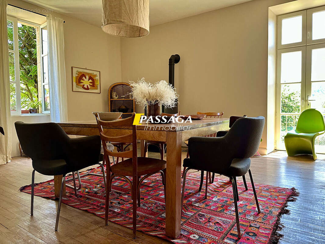 Maison à SAINT-SATURNIN-DE-LENNE