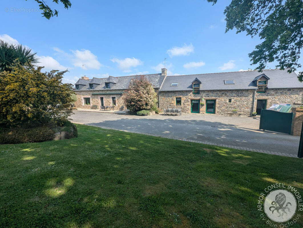 Maison à SAINT-DENOUAL
