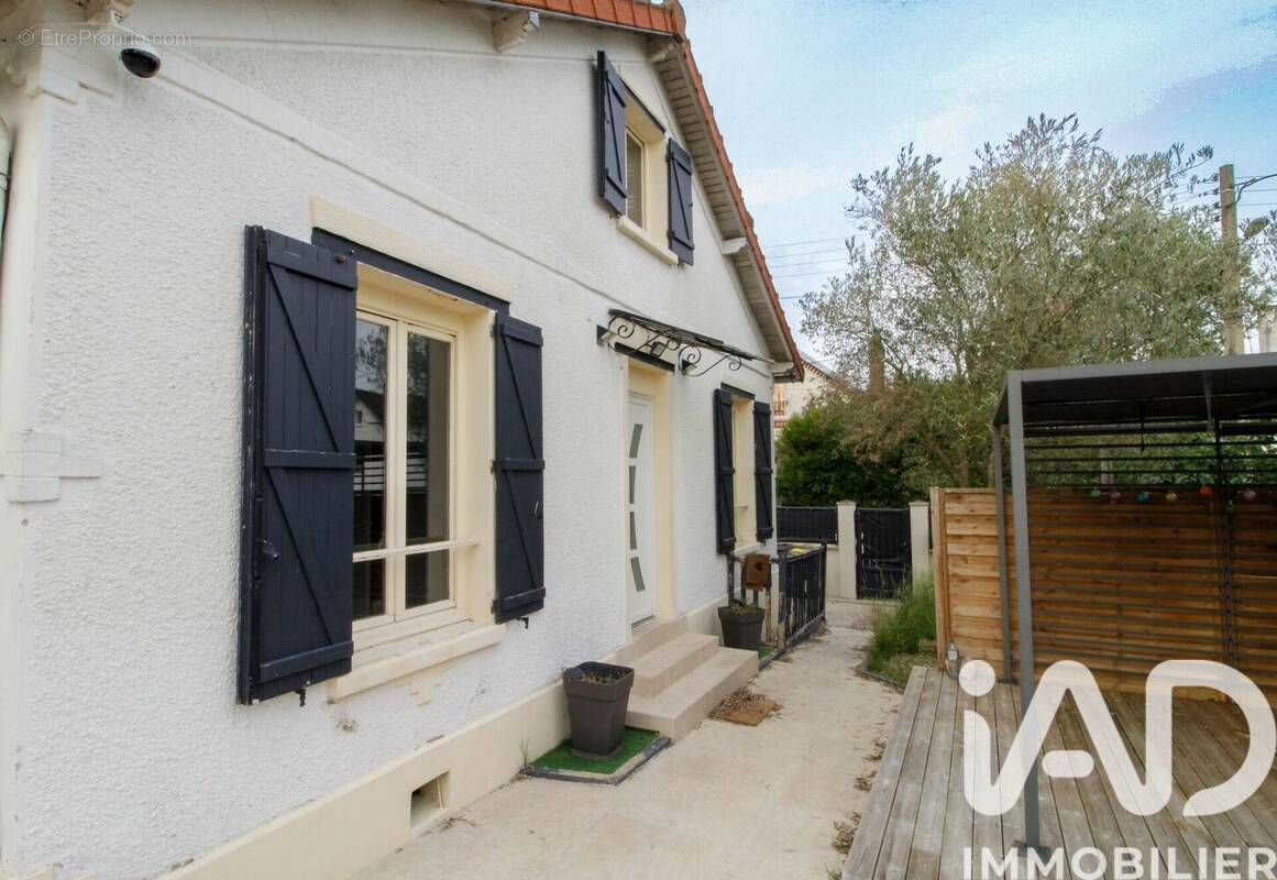 Photo 1 - Maison à EZANVILLE