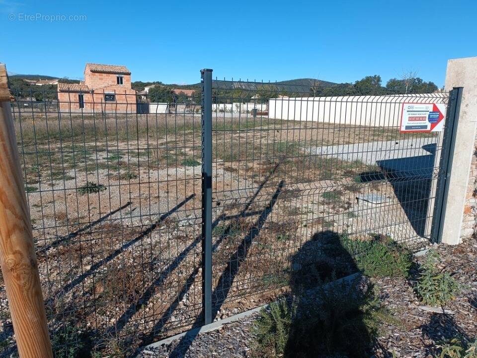 Terrain à NOTRE-DAME-DE-LONDRES